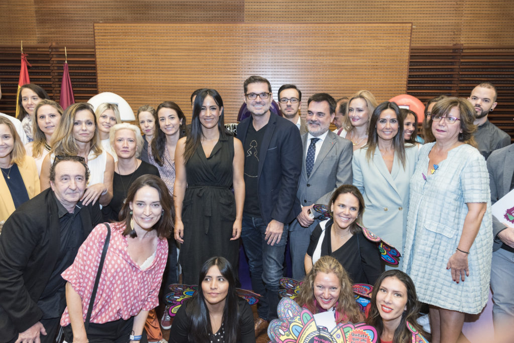 Patrocinadores junto a Antonio Azzato y Begoña Villacís, vicealdaldesa de Madrid 