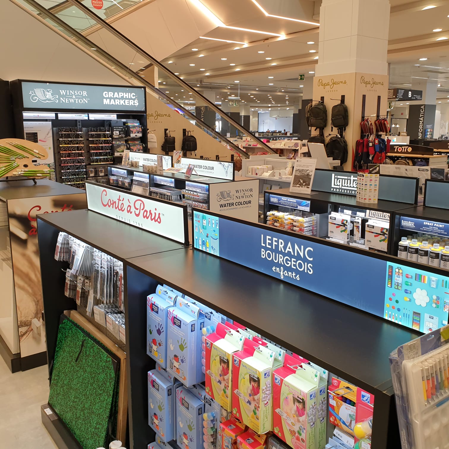 Liquitex, Conté a Paris, y Lefranc Bourgeois en el Corte Inglés.