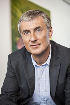 David_Zwirner_portrait.jpg